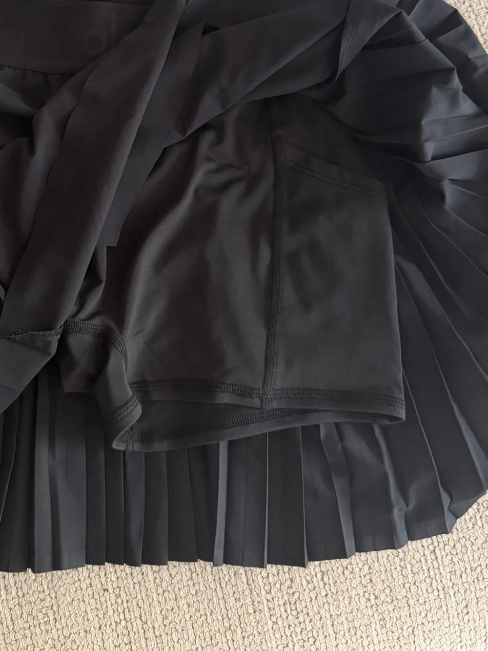 ALO Yoga Black Pleated Tennis Skort